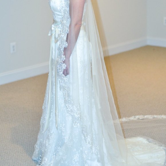 Ivory Wedding Veil - Picture 3 of 6